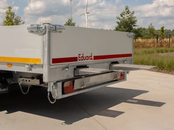 Three-way tipper trailer